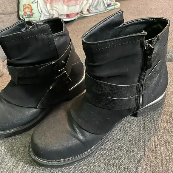 Multi-textured black booties - Picture 3 of 16